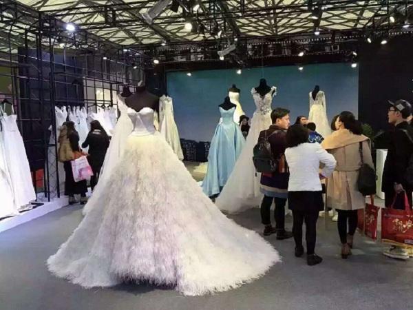 郑州服装发布会如何策划